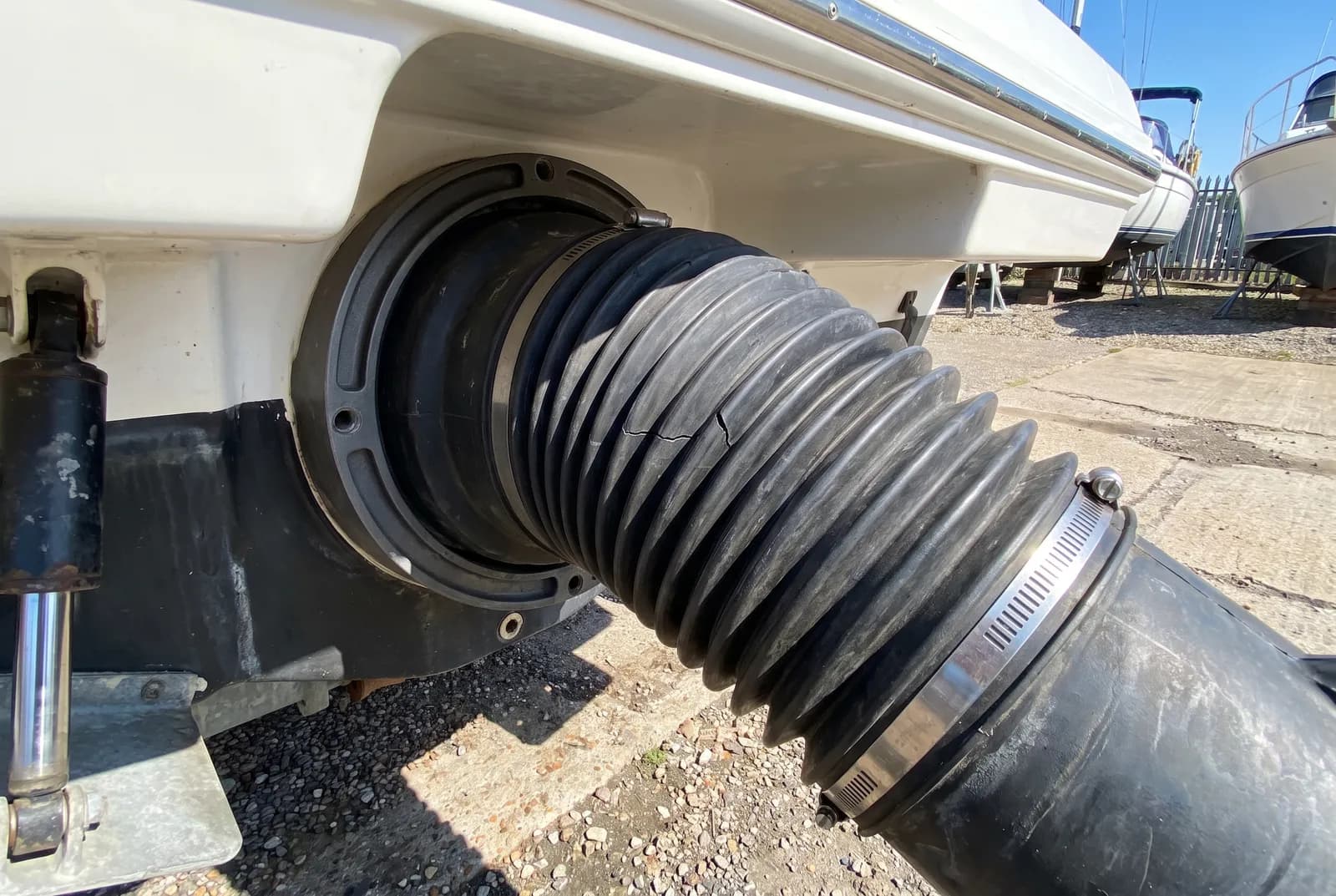 Detail van een Bayliner Sterndrive