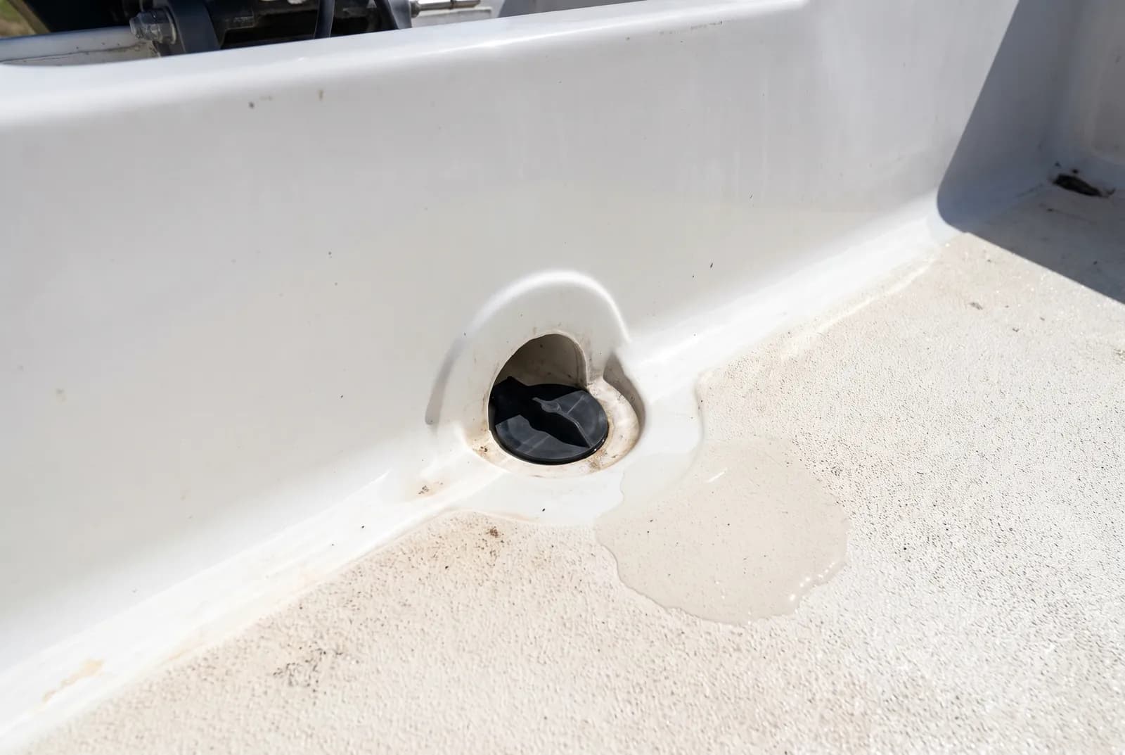 Detail van een Boston Whaler De schuimromp