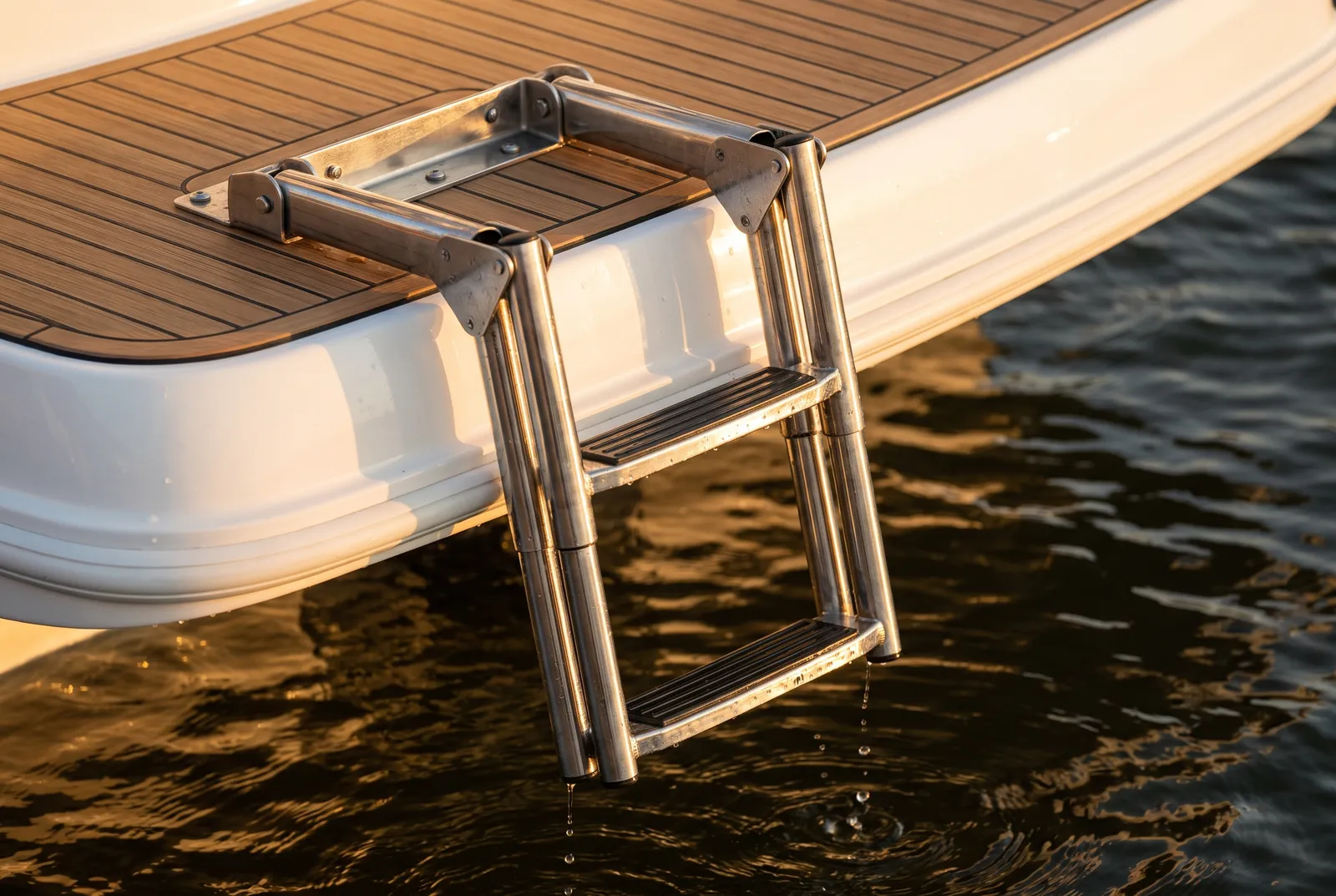 Detail van een Chaparral Zwemplatform